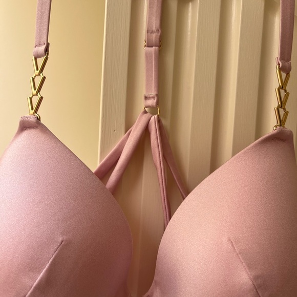 Victoria Secret bikini top size 38D. - Picture 6 of 10